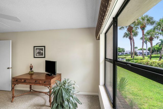 5154 Oakhill Lane 1014, Delray Beach, FL 33484