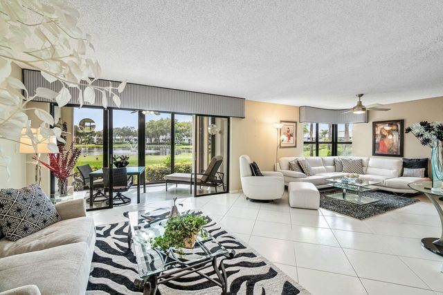 5154 Oakhill Lane 1014, Delray Beach, FL 33484