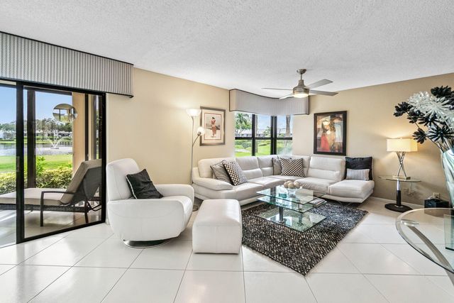 5154 Oakhill Lane 1014, Delray Beach, FL 33484