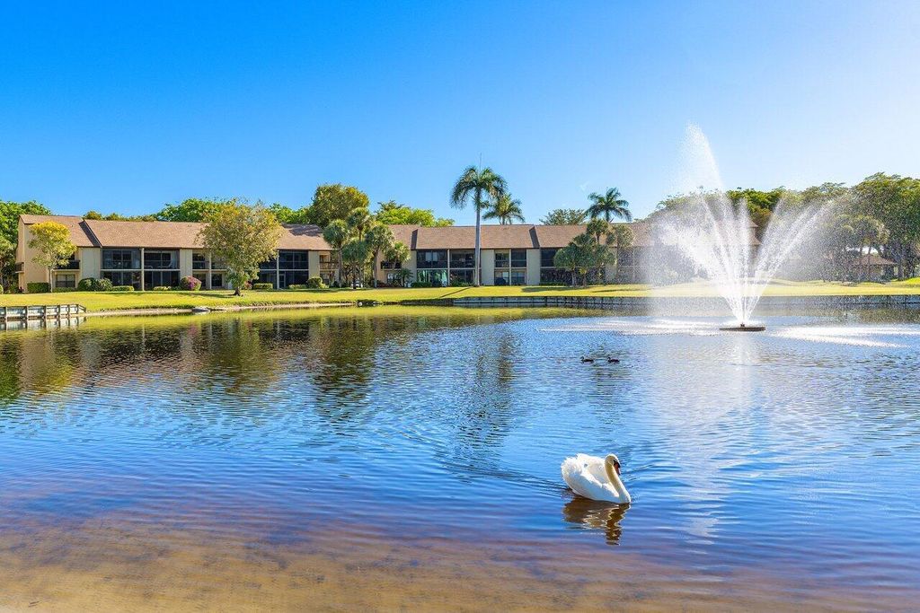 5154 Oakhill Lane 1014, Delray Beach, FL 33484
