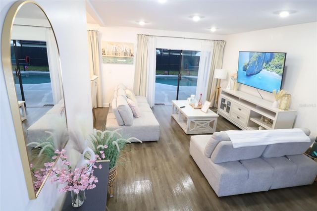 15401 DEERGLEN DRIVE, Tampa, FL 33624