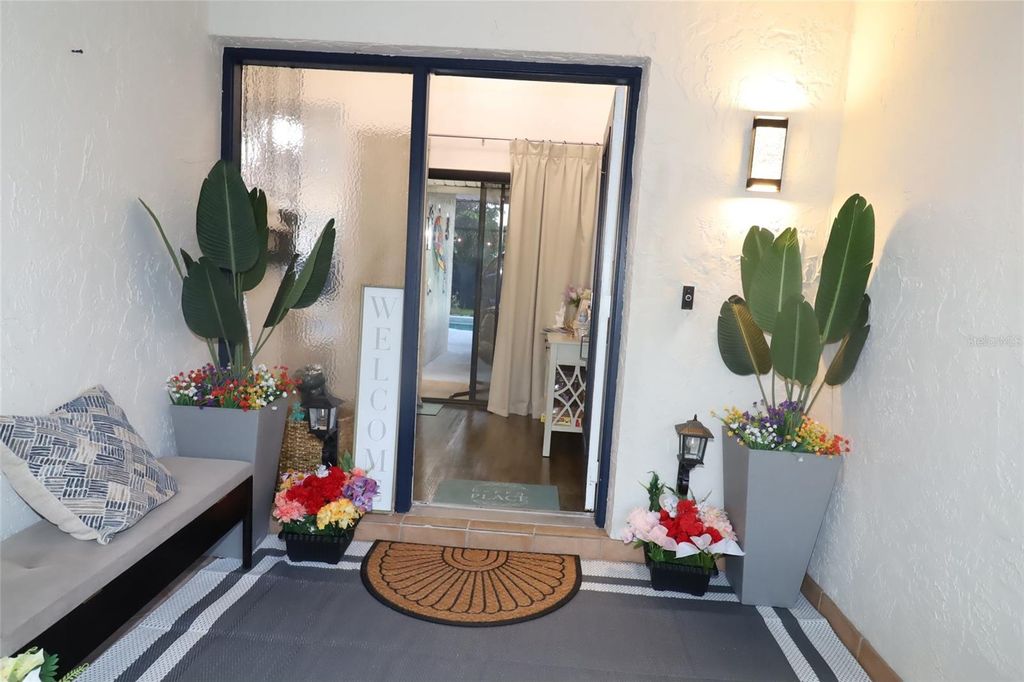 Image 2 of property listing at 15401 DEERGLEN DRIVE, Tampa, FL 33624