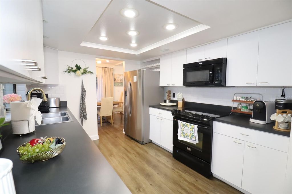 Image 11 of property listing at 15401 DEERGLEN DRIVE, Tampa, FL 33624