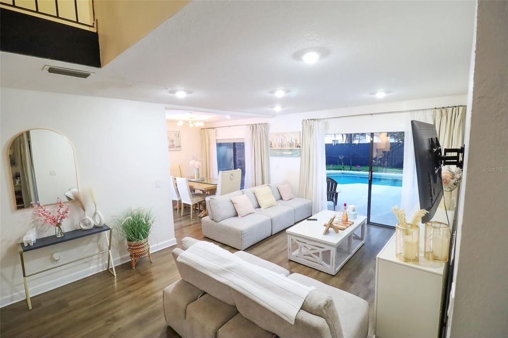 Image 4 of property listing at 15401 DEERGLEN DRIVE, Tampa, FL 33624