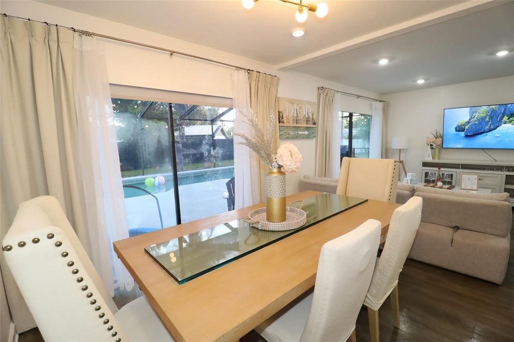 Image 10 of property listing at 15401 DEERGLEN DRIVE, Tampa, FL 33624