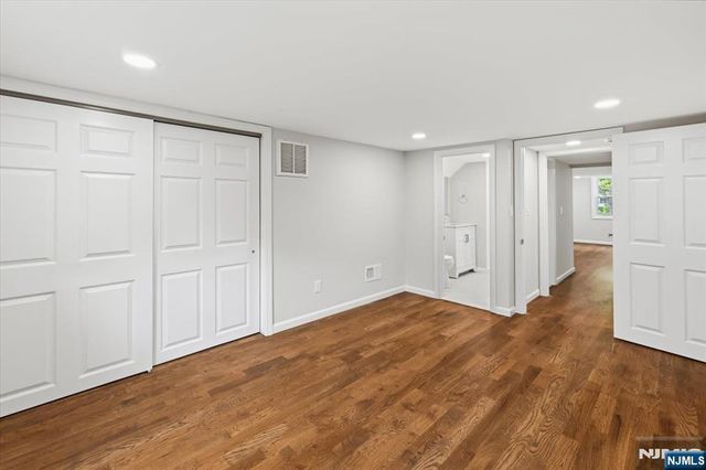 37 Roth Avenue, Oakland, NJ 07417
