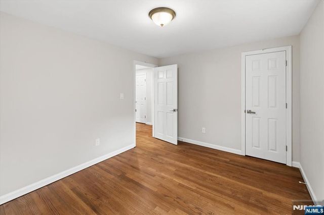 37 Roth Avenue, Oakland, NJ 07417