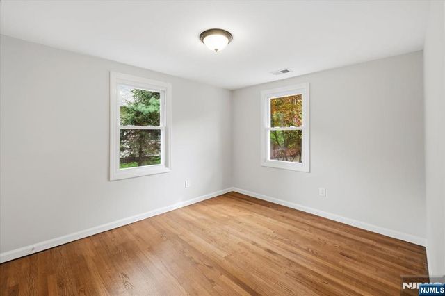 37 Roth Avenue, Oakland, NJ 07417