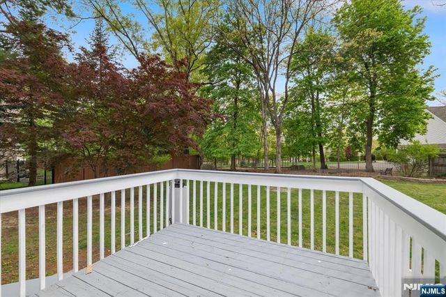 37 Roth Avenue, Oakland, NJ 07417