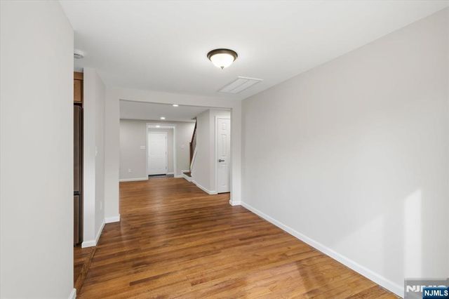 37 Roth Avenue, Oakland, NJ 07417