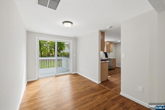 37 Roth Avenue, Oakland, NJ 07417
