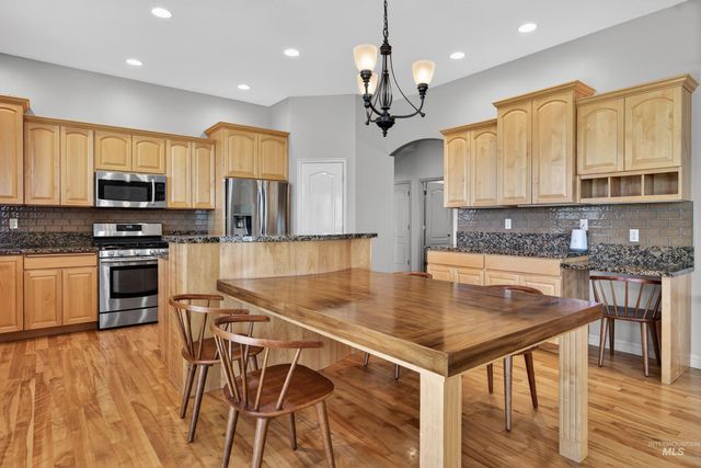 2606 N Waggle Place, Meridian, ID 83646