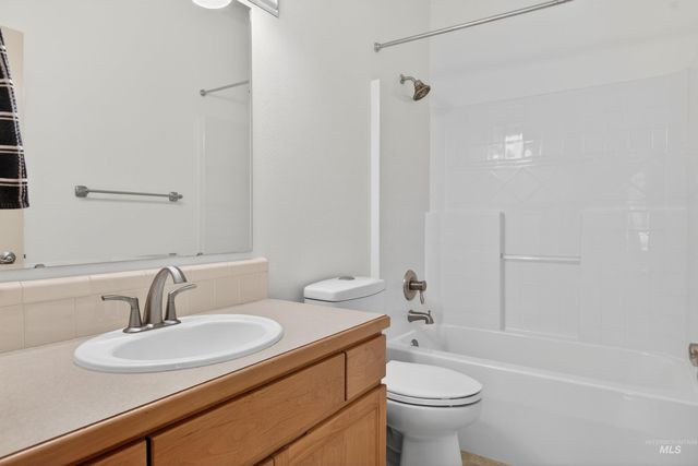 2606 N Waggle Place, Meridian, ID 83646