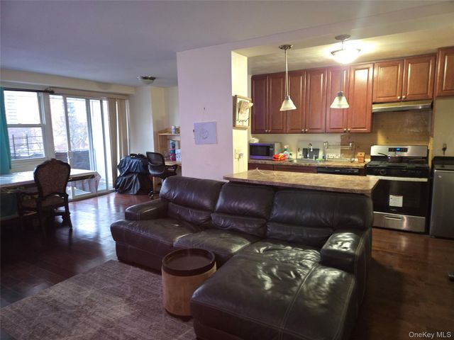 825 Morrison Avenue 4B, Bronx, NY 10473
