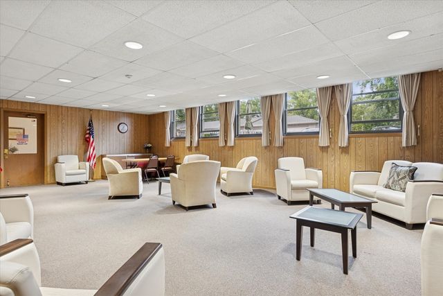 530 E Highland Avenue A2, Villa Park, IL 60181