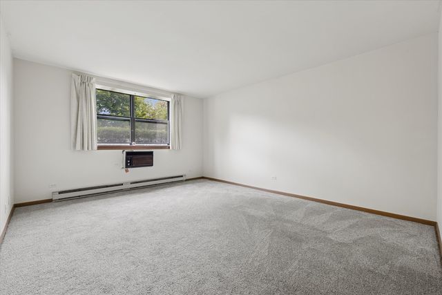 530 E Highland Avenue A2, Villa Park, IL 60181