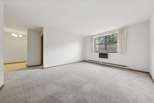 530 E Highland Avenue A2, Villa Park, IL 60181