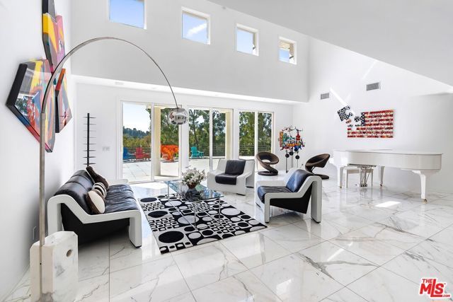 4101 Clarinda Drive, Tarzana (los Angeles), CA 91356