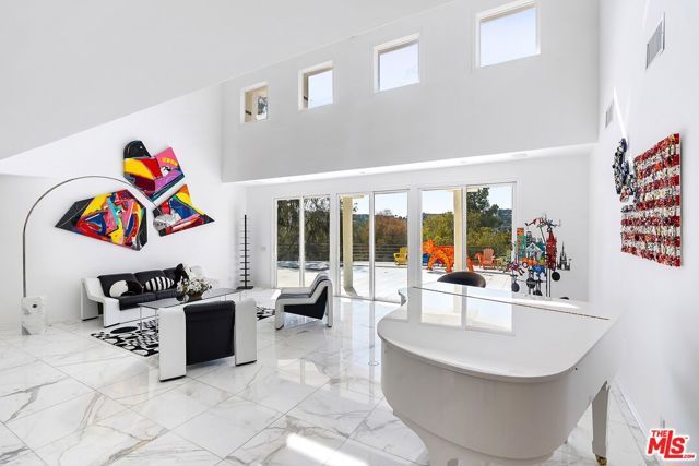 4101 Clarinda Drive, Tarzana (los Angeles), CA 91356