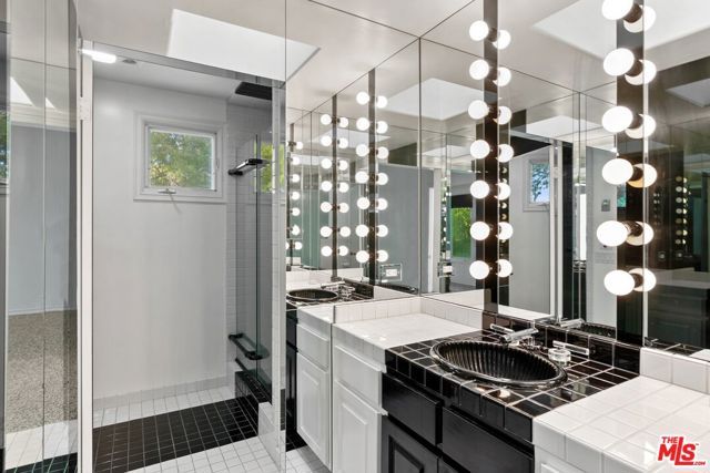 4101 Clarinda Drive, Tarzana (los Angeles), CA 91356