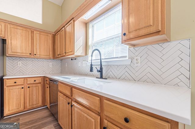 5755 Lakeview Circle, Lithonia, GA 30058