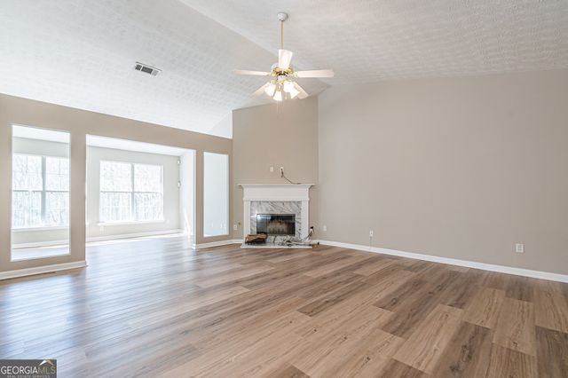 5755 Lakeview Circle, Lithonia, GA 30058