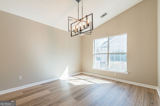 5755 Lakeview Circle, Lithonia, GA 30058