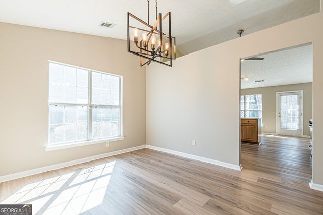 5755 Lakeview Circle, Lithonia, GA 30058