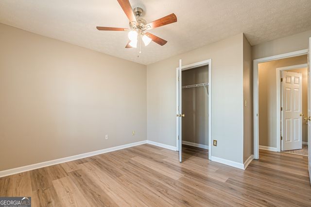 5755 Lakeview Circle, Lithonia, GA 30058