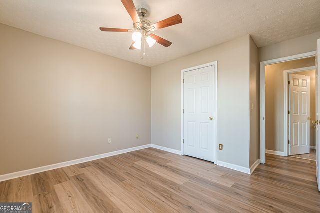 5755 Lakeview Circle, Lithonia, GA 30058