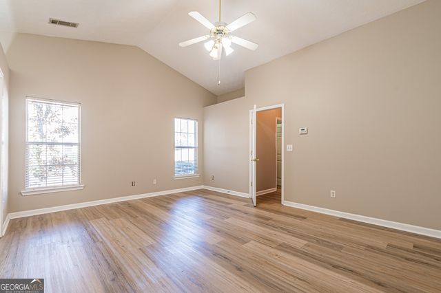 5755 Lakeview Circle, Lithonia, GA 30058