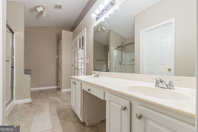 5755 Lakeview Circle, Lithonia, GA 30058