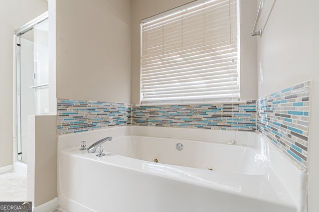 5755 Lakeview Circle, Lithonia, GA 30058