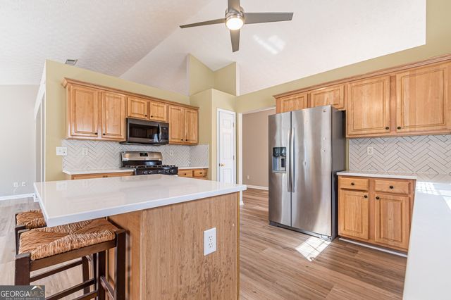 5755 Lakeview Circle, Lithonia, GA 30058