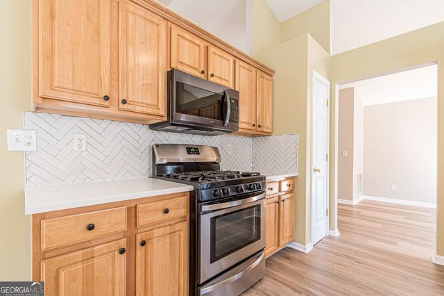 5755 Lakeview Circle, Lithonia, GA 30058