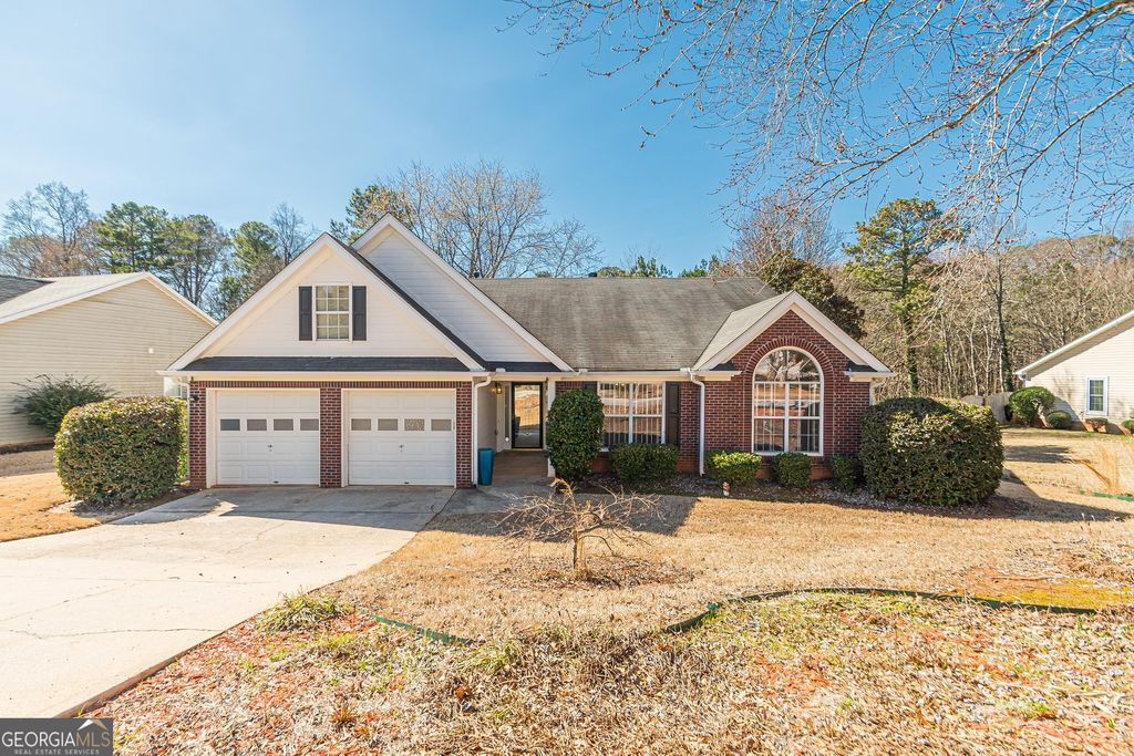 5755 Lakeview Circle, Lithonia, GA 30058
