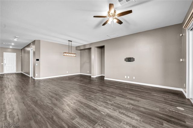 6390 Painted Creek Street, Las Vegas, NV 89149