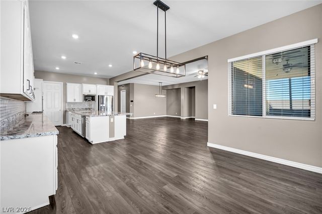 6390 Painted Creek Street, Las Vegas, NV 89149