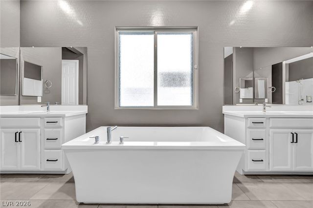 6390 Painted Creek Street, Las Vegas, NV 89149