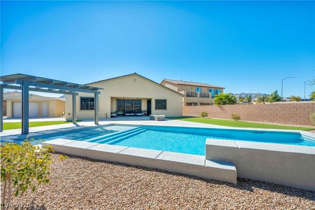 6390 Painted Creek Street, Las Vegas, NV 89149