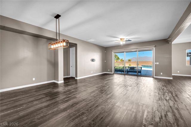 6390 Painted Creek Street, Las Vegas, NV 89149