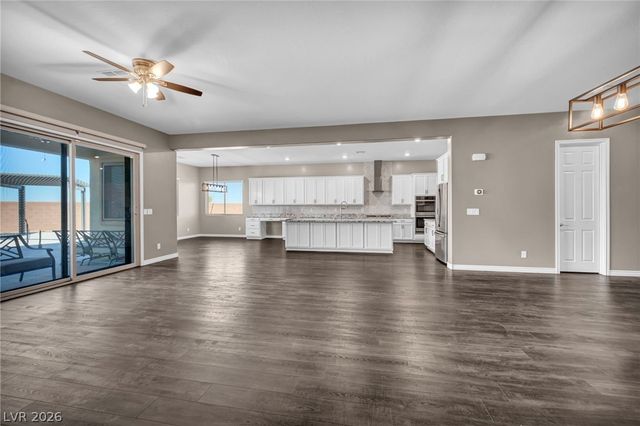 6390 Painted Creek Street, Las Vegas, NV 89149