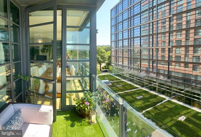 45 Sutton Sq SW Unit 505, Washington, DC 20024