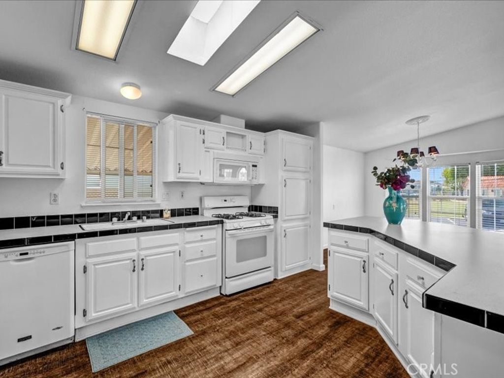 Image 10 of property listing at 16222 Monterey 84, Huntington Beach, CA 92649