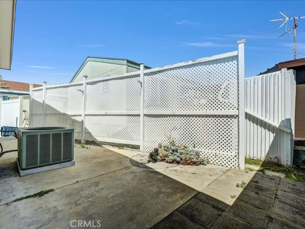 Image 28 of property listing at 16222 Monterey 84, Huntington Beach, CA 92649