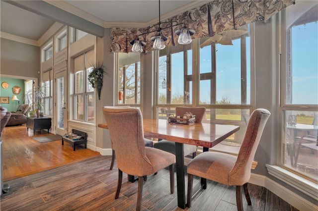 18318 Oakridge Road, Springdale, AR 72764