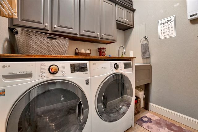 18318 Oakridge Road, Springdale, AR 72764