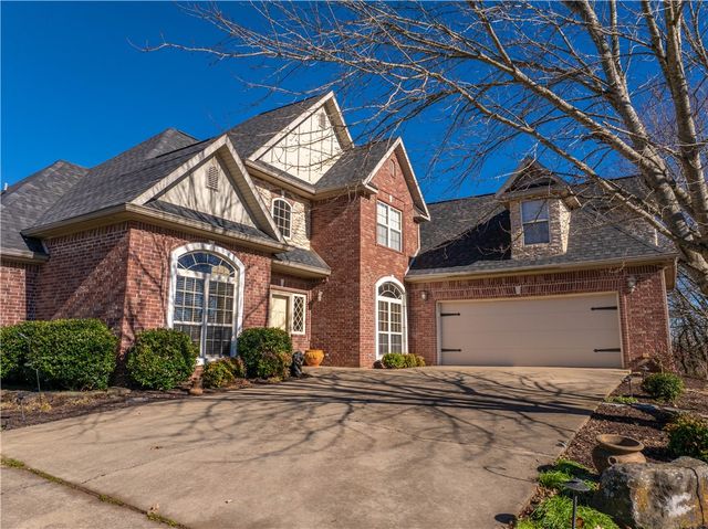 18318 Oakridge Road, Springdale, AR 72764