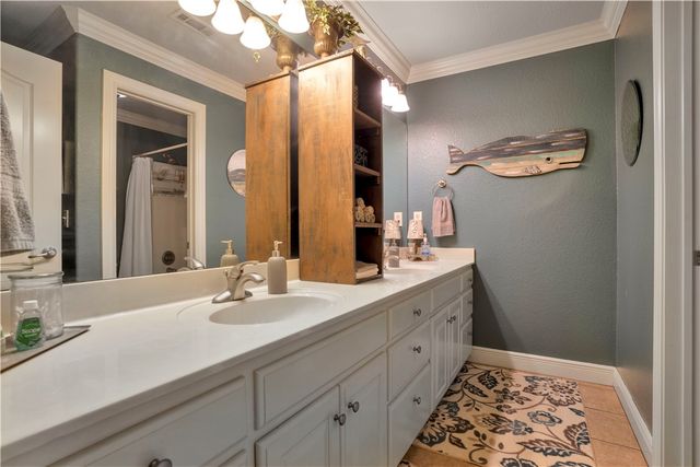 18318 Oakridge Road, Springdale, AR 72764