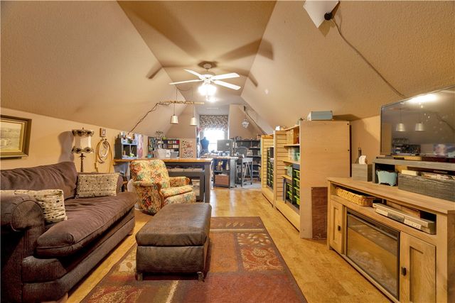 18318 Oakridge Road, Springdale, AR 72764